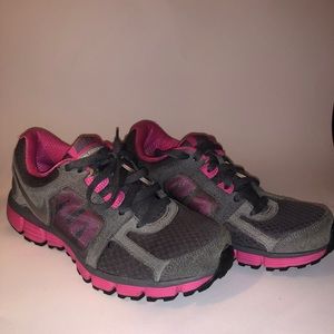 Nike Dual Fusion sneakers